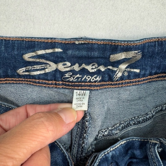 Seven 7 Booty Shaper Mom Short Womens Size 14W Medium Blue High Rise - Picture 3 of 11